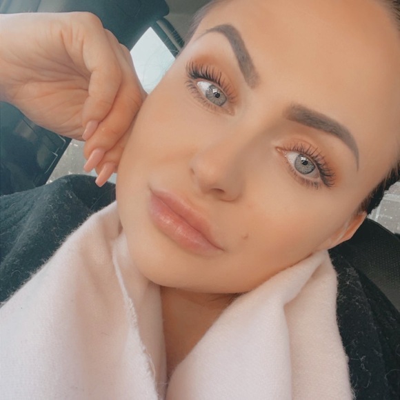 Meet your Posher, Maria - Picture 1 of 1